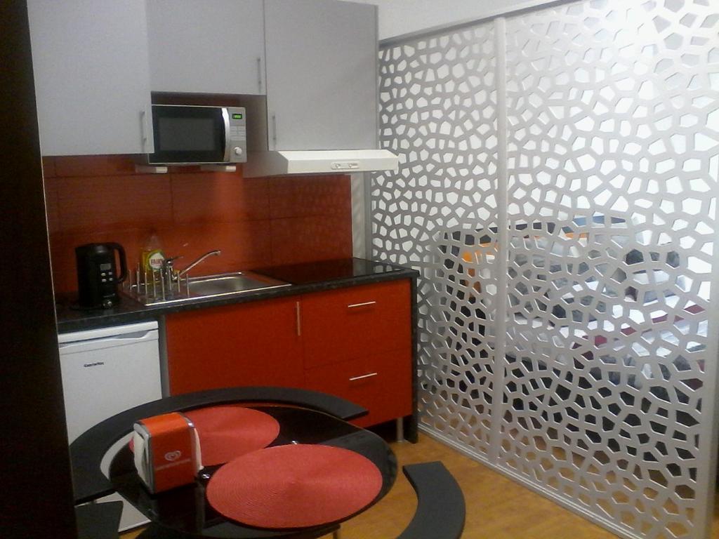 Metro-Apartment Rnal Nº35375 Al-Chamada Para A Rede Movel Nacional Porto Buitenkant foto